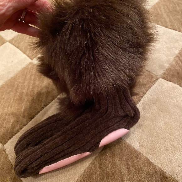 ❤️NWT❤️KIDS SLIPPER SOCKS WITH FAUX FUR TRIM - Picture 3 of 7